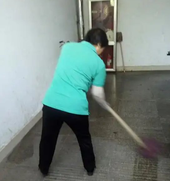 日常保洁与地面清洗
